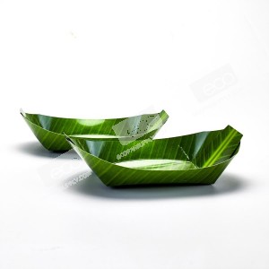 ถาดกระทง ทรงเรือ ลายใบตอง 8 นิ้ว รุ่นเคลือบกันซึม (50 ชิ้น/แพค)