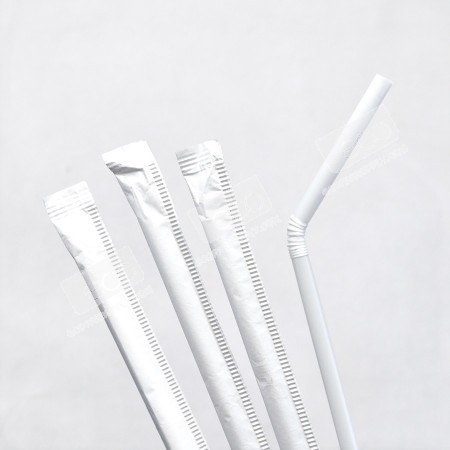**ยกลัง** หลอดงอสีขาว 0.6*21 cm. ห่อซองกระดาษสีขาว ปลาคาร์ฟแดง (5000 ชิ้น)